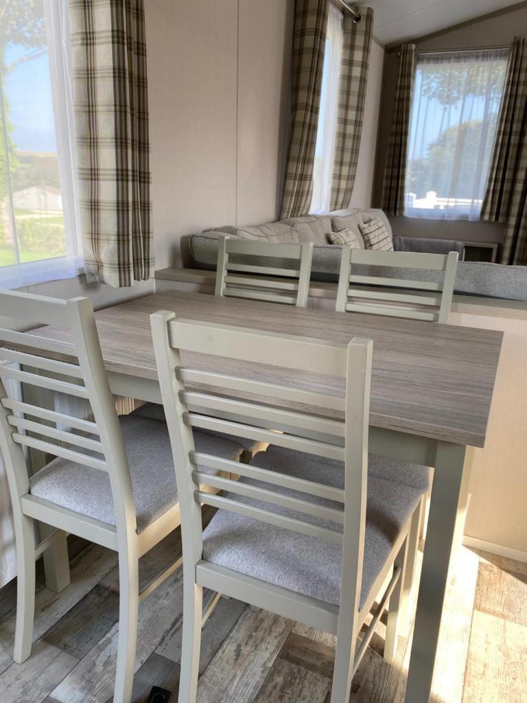Luxury Holiday Home Sleeps 6 Pet Friendly Сент-Остелл Екстер'єр фото